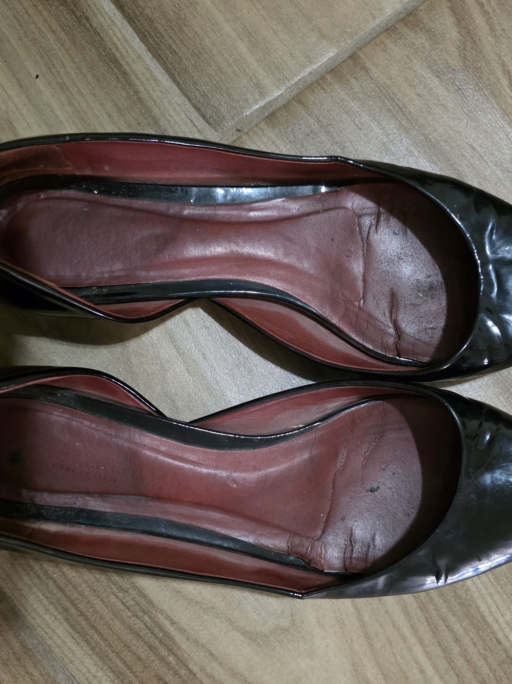 Bottega Veneta Black Patent Leather Ballet Flats with Red Interior